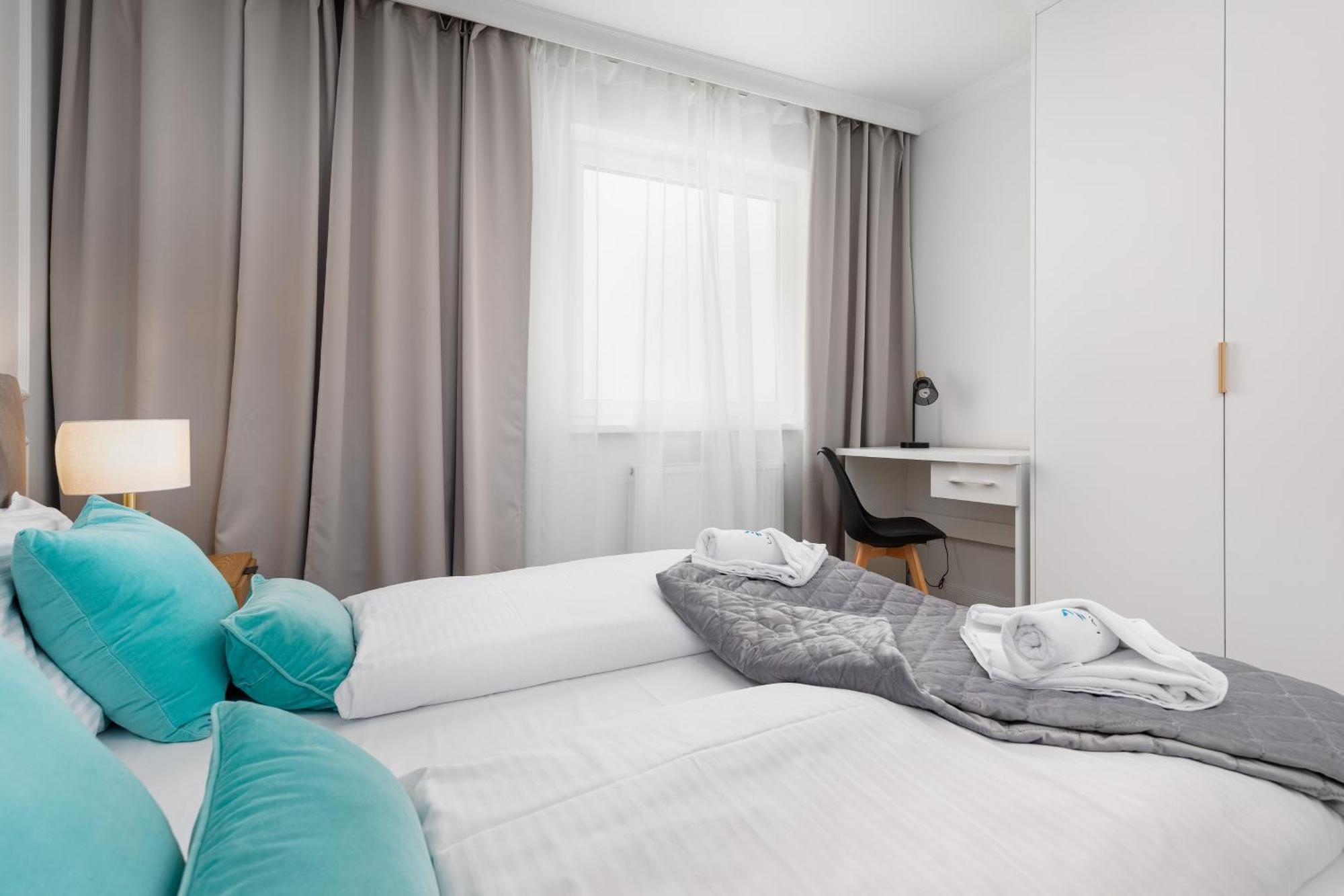 Plac Slowianski Apartments With Balcony Swinoujscie Center By Noclegi Renters Extérieur photo
