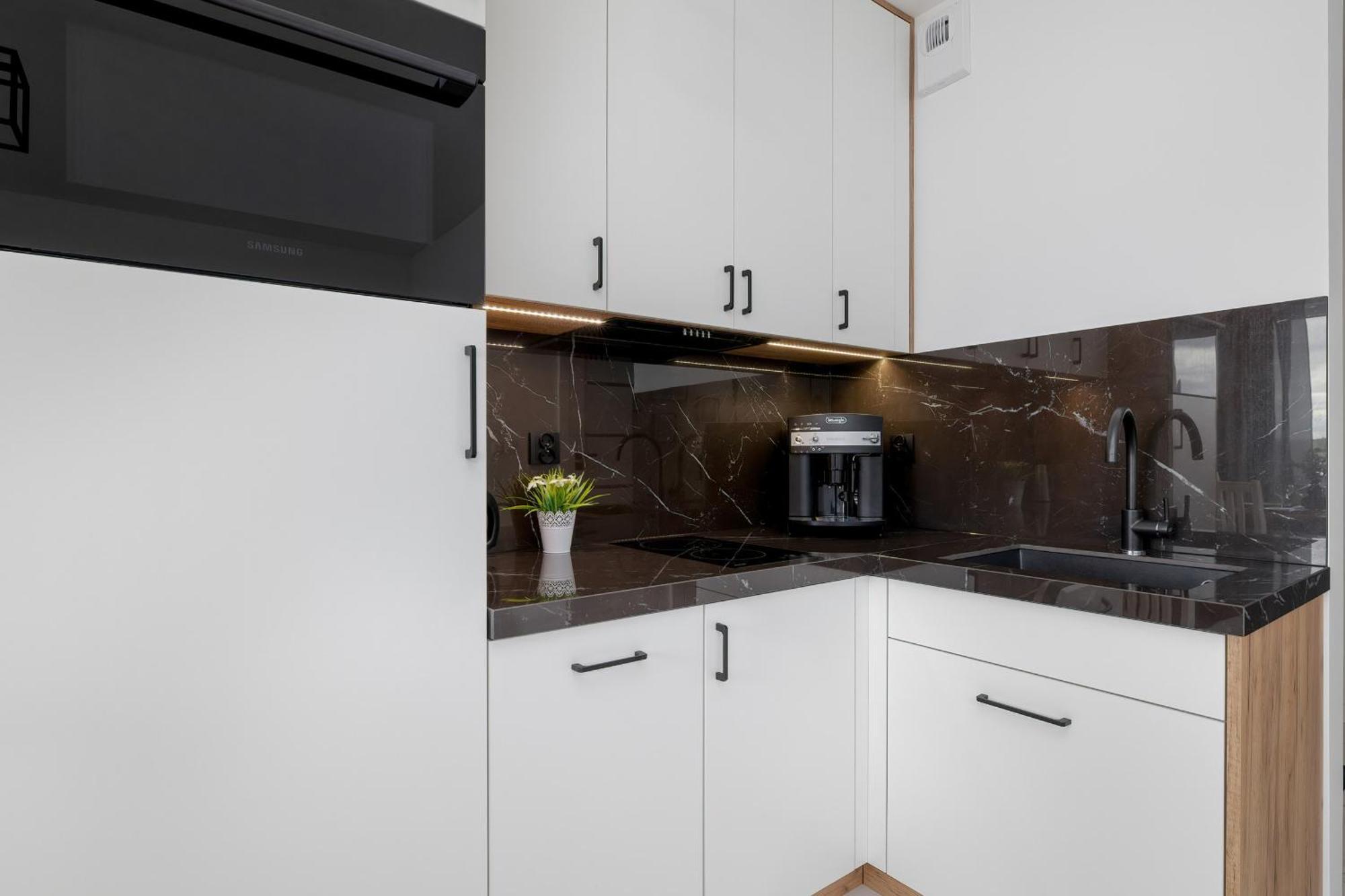 Plac Slowianski Apartments With Balcony Swinoujscie Center By Noclegi Renters Extérieur photo