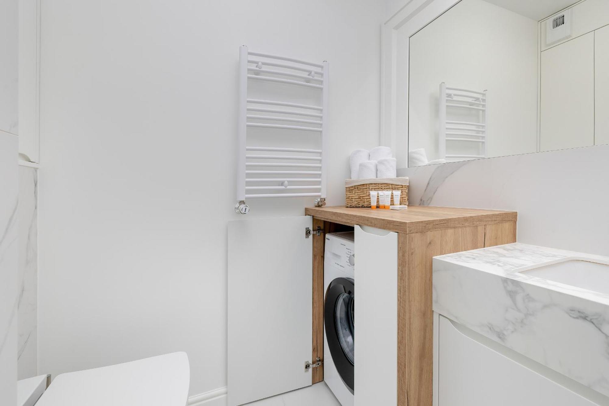 Plac Slowianski Apartments With Balcony Swinoujscie Center By Noclegi Renters Extérieur photo
