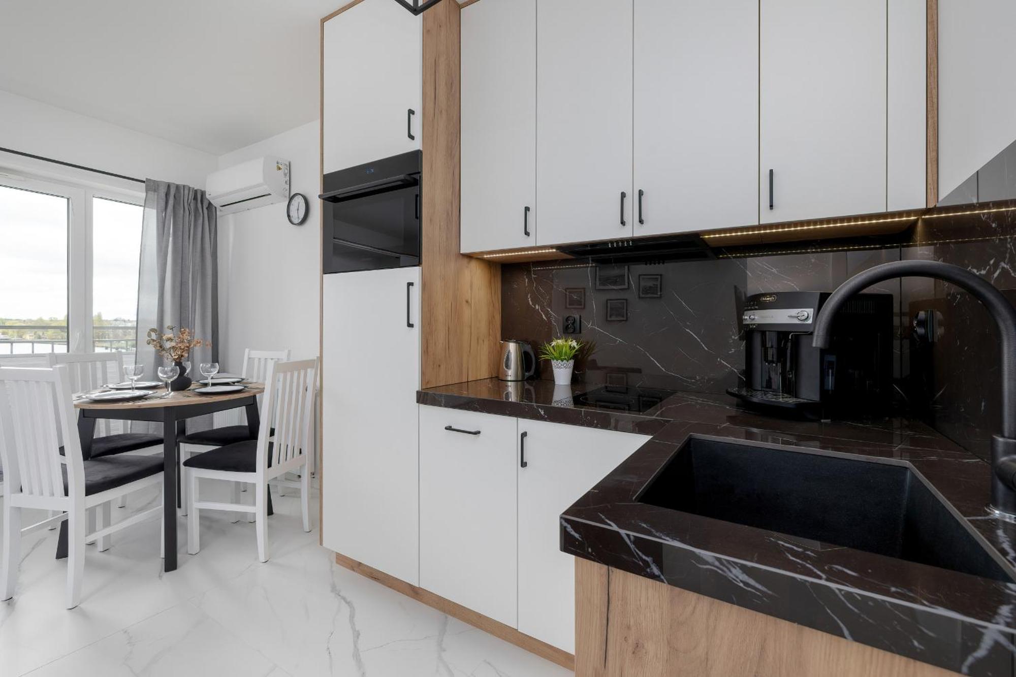 Plac Slowianski Apartments With Balcony Swinoujscie Center By Noclegi Renters Extérieur photo
